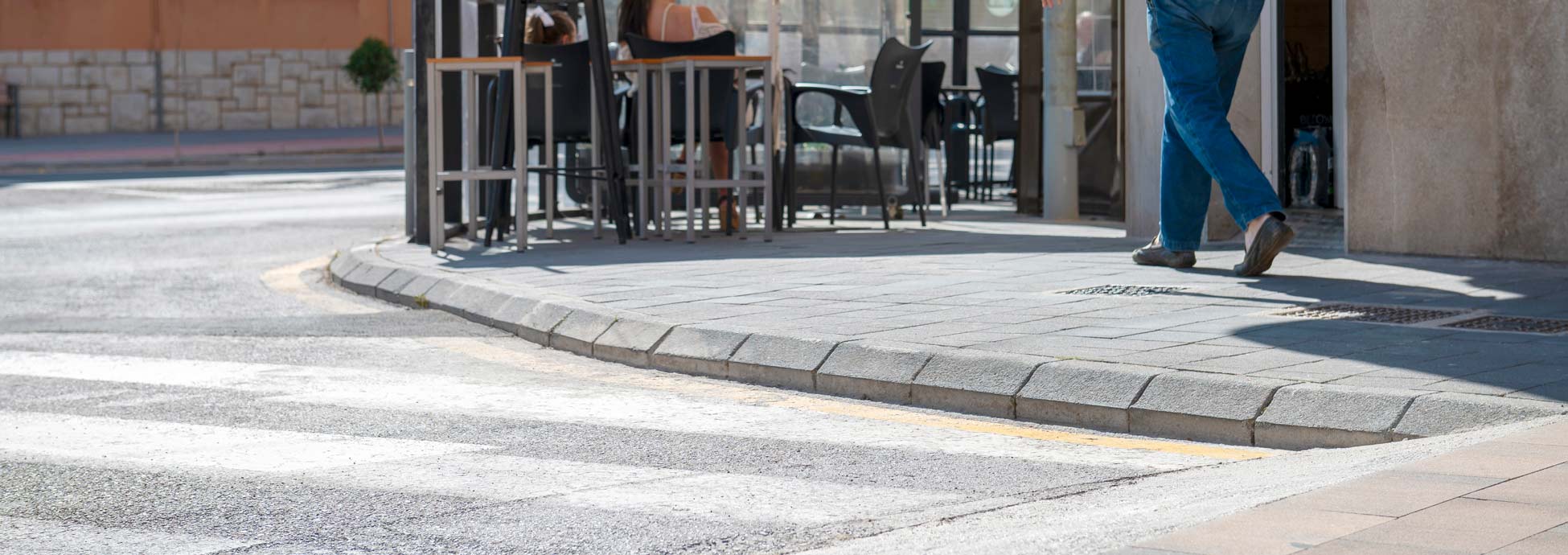 Cómo elegir el bordillo de hormigón adecuado según el tipo de vía y tránsito
