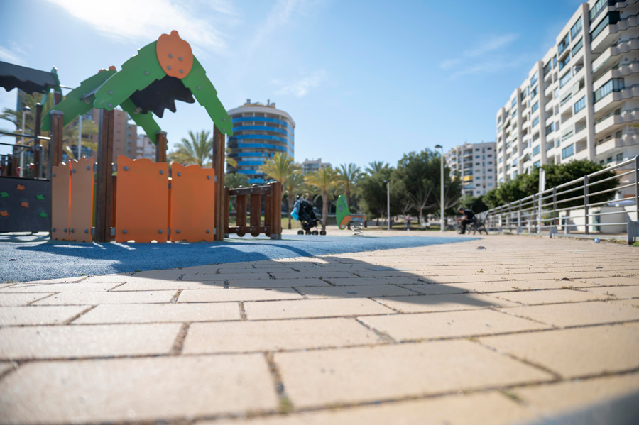 Pavimentos drenantes en parques infantiles
